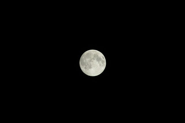moon-7743443_640.jpg